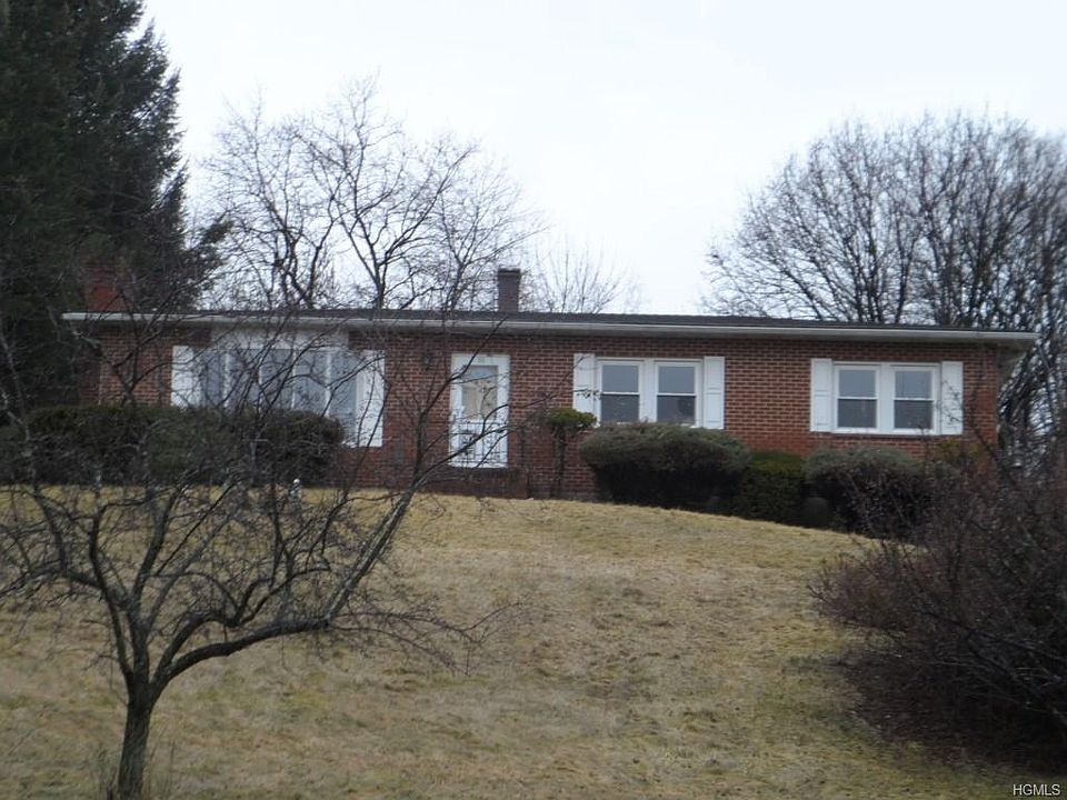 1st image of 11 Pleasant View Dr