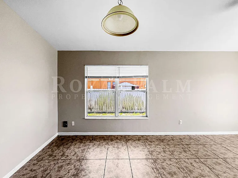 2130 NE 8th Pl — Photo 13