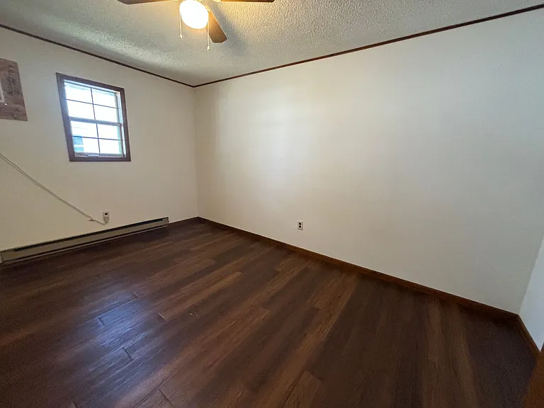 321 W Walnut St — Photo 4