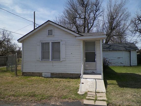 5th image of 912 1/2 NW Columbia Ave