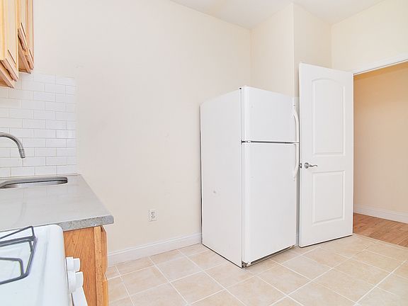 5th image of 560 W 144th St APT 2
