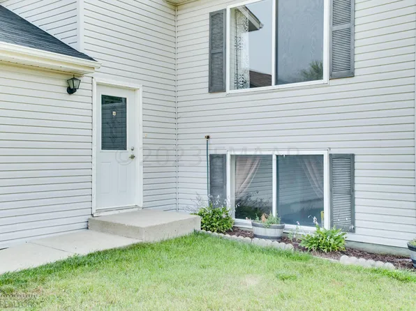 3531 Village Green Ln, Moorhead, MN 56560
