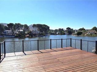 30658 Lakefront Dr, Agoura Hills, CA 91301