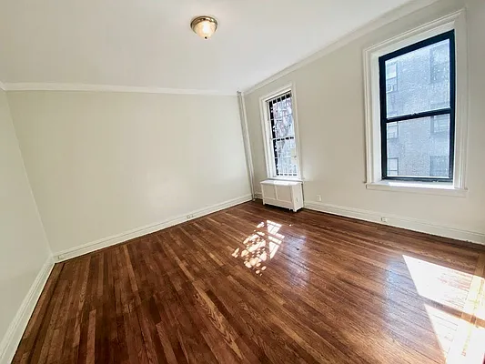 Rented by Zjama Realty Corp | media 10