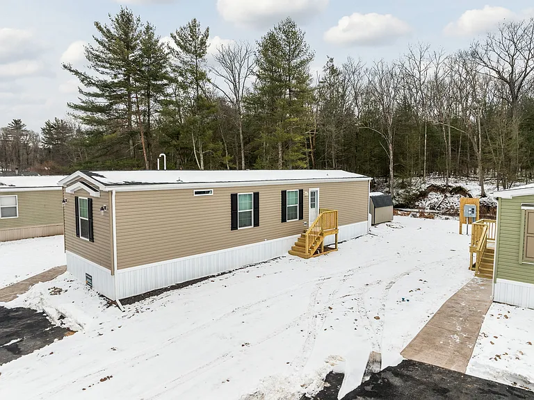 60 Valley Stream Park — Photo 29