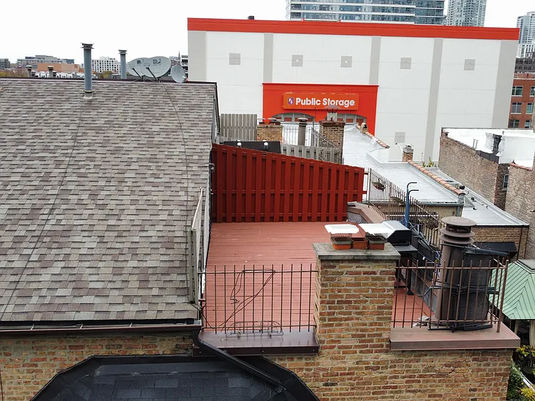 747 N Sedgwick St — Photo 16