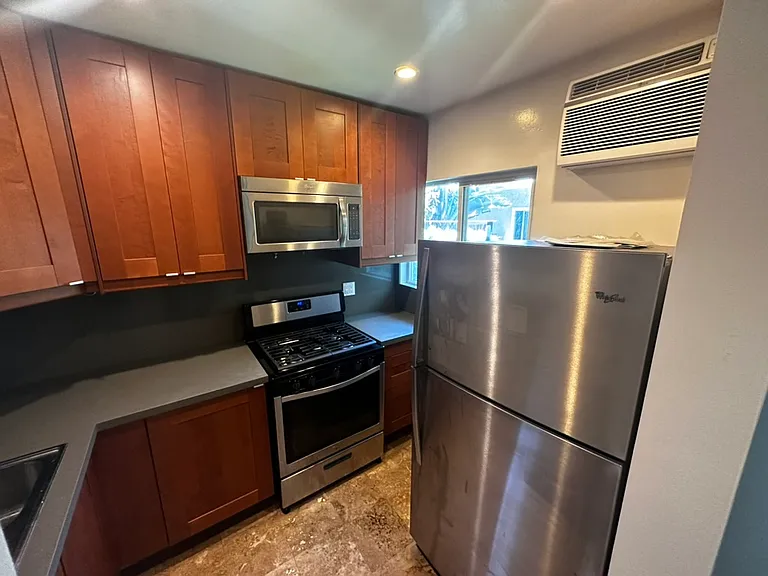 11956 Gorham Ave #12A — Photo 6
