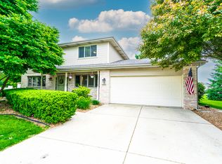 16840 Mohican Dr, Lockport, IL 60441