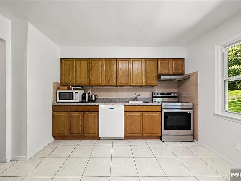 89 Forsythia Ln #B — Photo 11