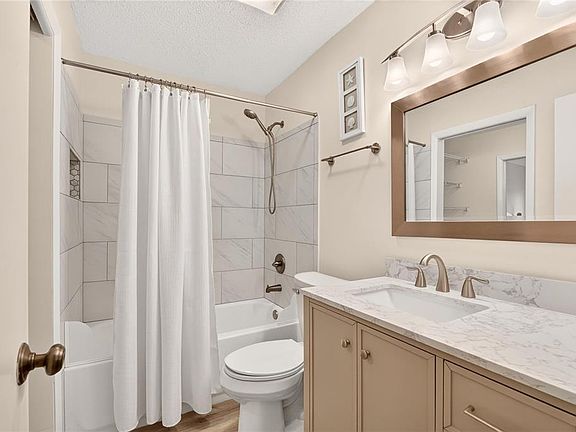 4th image of 2842 SW 14TH DRIVE #103