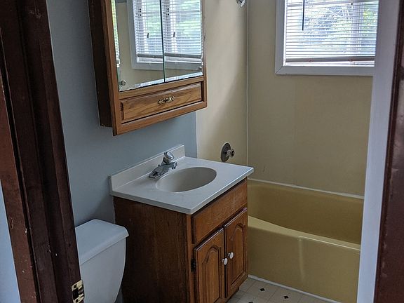 4th image of 205 Sandra Ave APT H4