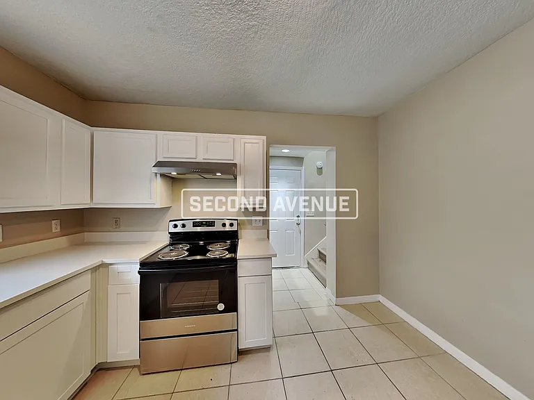 1740 N Myrtle Ave — Photo 6