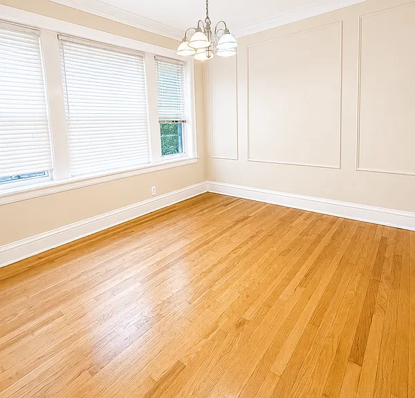 2042 W Farragut Ave #2S — Photo 2