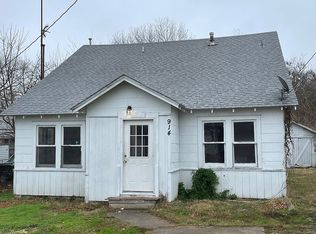 916 N Francis St, Ada, OK 74820