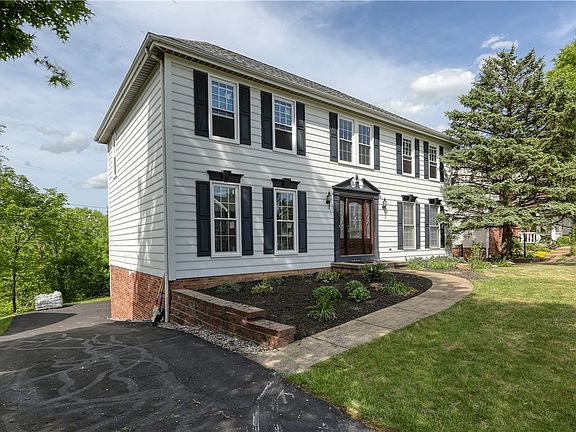 3rd image of 1039 Lexington Dr