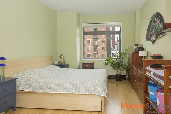 Sold by Modern Spaces | media 3