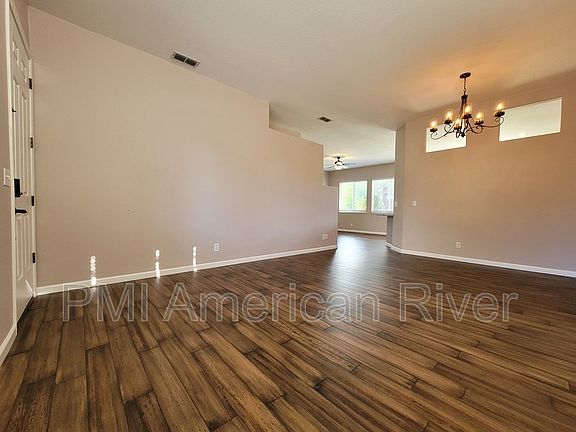 4th image of 1105 Brookline Cir