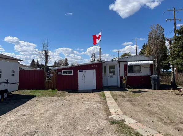 324 S 3rd St W, Coutts, AB T0K 0N0