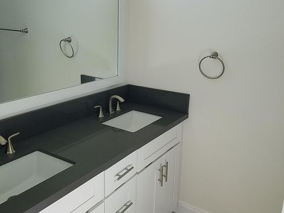 5th image of 838 5th St APT 11