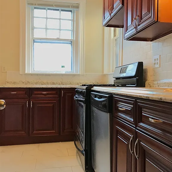 30 Glenville Ave #1 — Photo 5