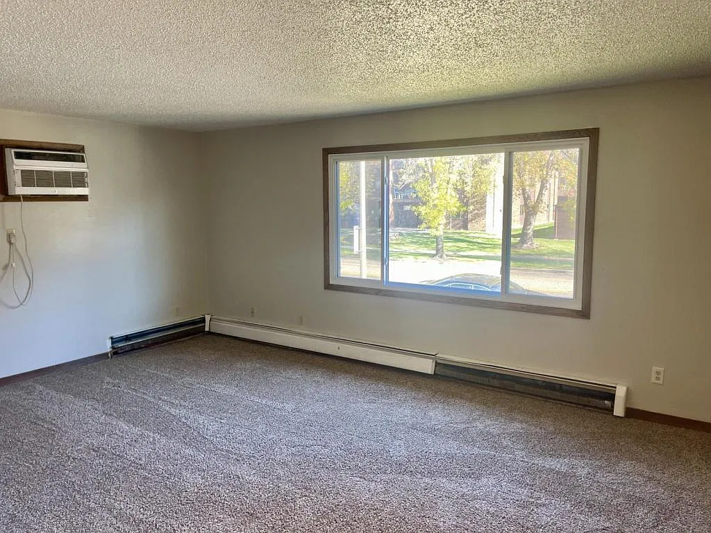 2126 N Washington St — Photo 4