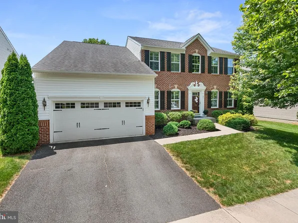 21 Black Forest Ln, Lovettsville, VA 20180