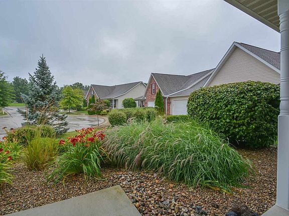 4th image of 1127 W Sugarberry Ct