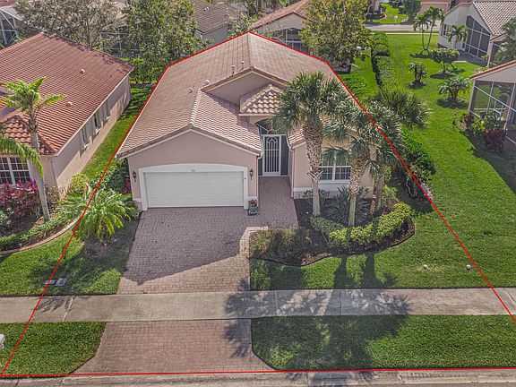 2nd image of 311 NW Shoreview Dr