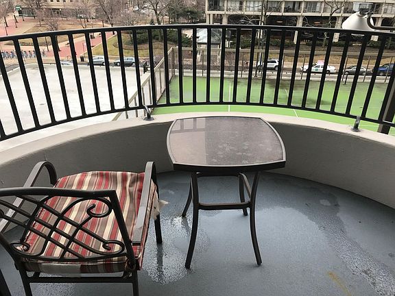 5th image of 2020 N Lincoln Park W APT 4J