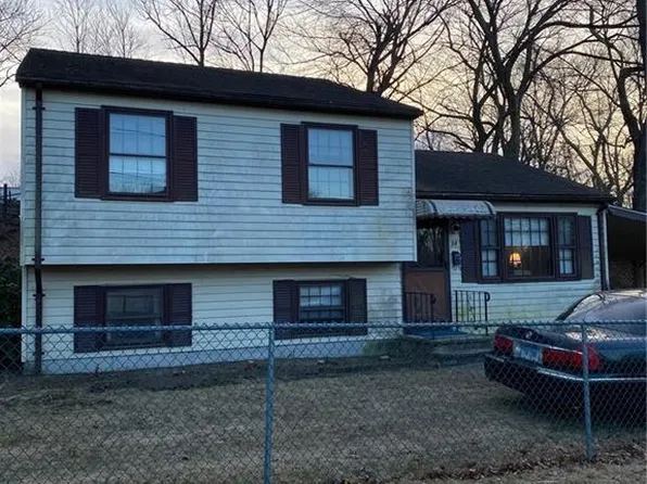 24 Oak St, Wallingford, CT 06492