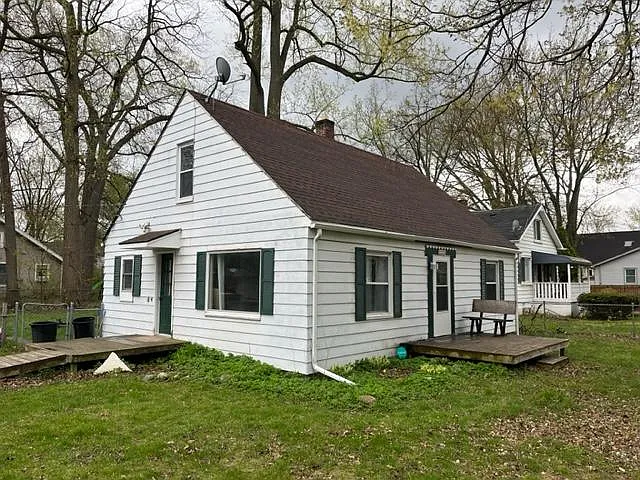 4 bed, 1.5 bath, 1500 sqft, $1,850 — Photo 1