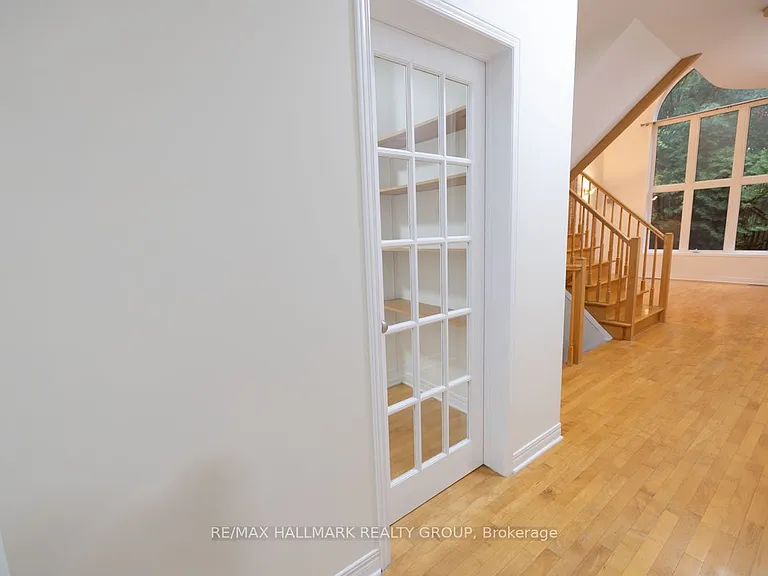 281 Goldridge Dr — Photo 10