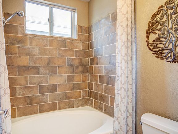 5th image of 470 Krider Ct