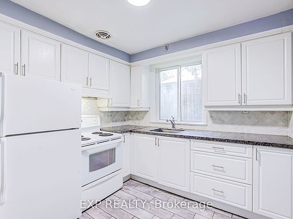 5th image of 767 Marlee Ave