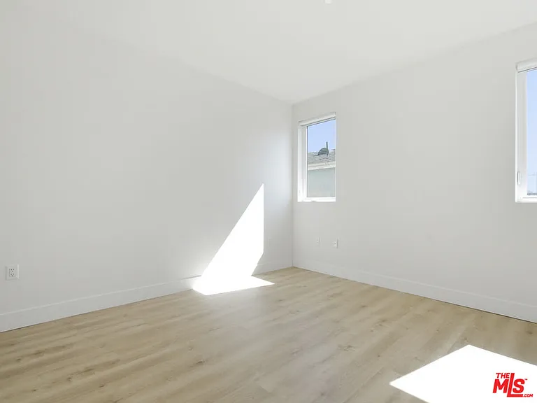 5657 Virginia Ave #302 — Photo 12