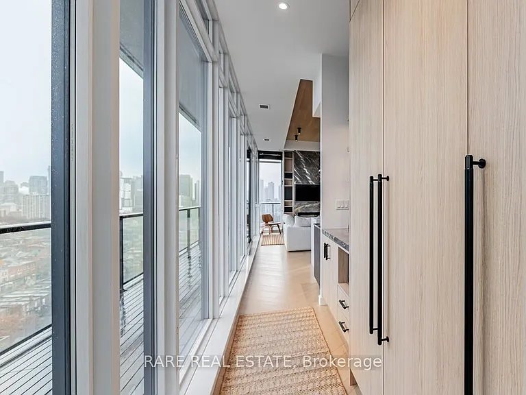 297 College St #Penthouse 5 — Photo 27