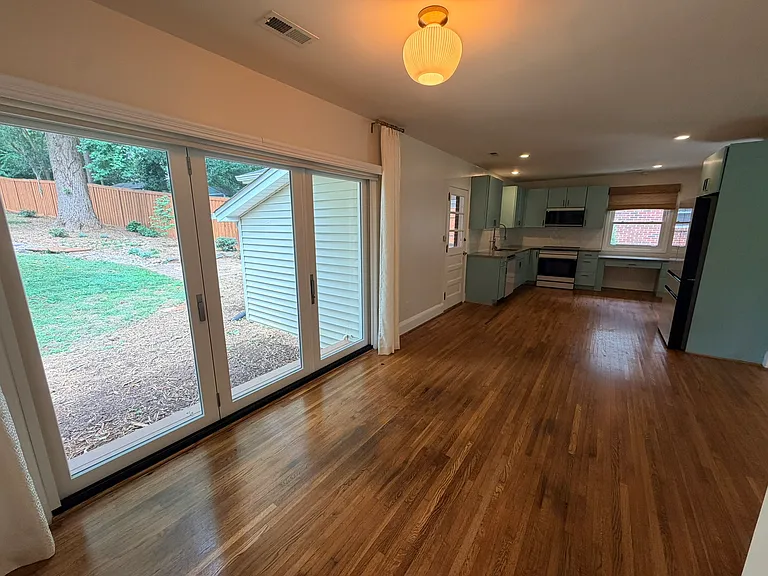 3111 Airlie St — Photo 17
