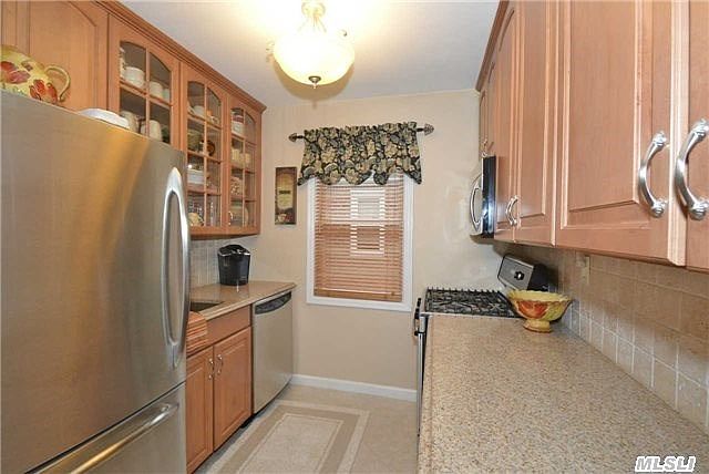 1st image of 211 Sheridan Blvd