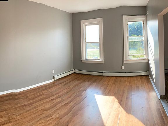 2nd image of 101 Lake St #Mkmwwj1nn