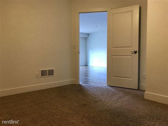 5th image of 1964 Headwaters Dr APT C