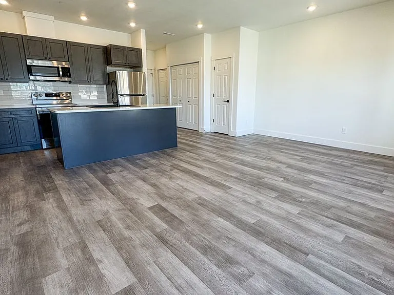981 Covey Run Rd #203 — Photo 16