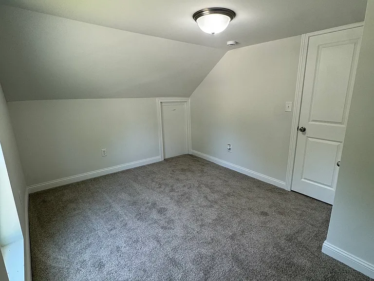 557 West St — Photo 25