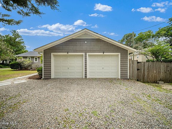 5th image of 404 Porters Neck Road