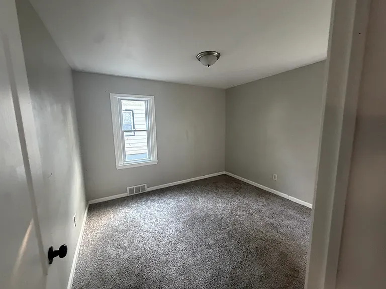 18520 Tireman St — Photo 8