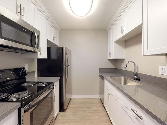 4th image of 7200 Saranac St #28