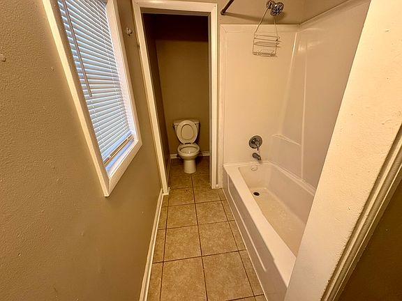5th image of 1056 W 31st St