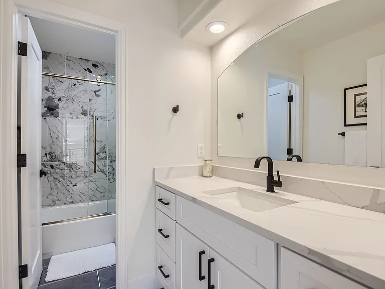 6694 Dutch Creek St — Photo 25