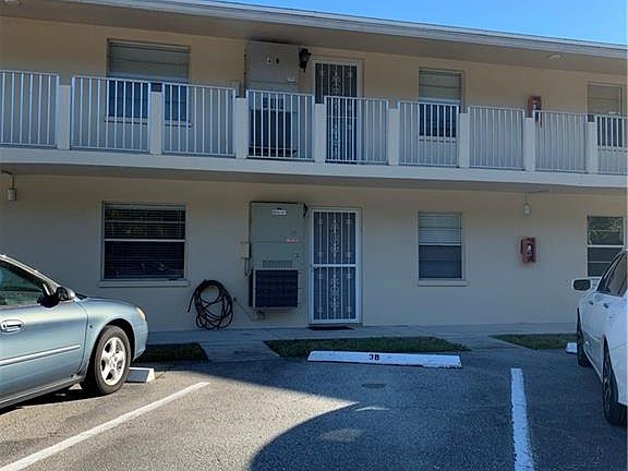 3rd image of 600 Royal Palm Blvd