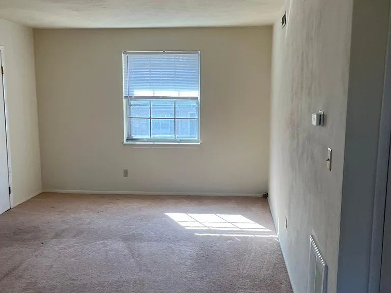 1 Meramec Ln #C — Photo 4