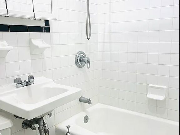 5th image of 534 E 83rd St APT 3C